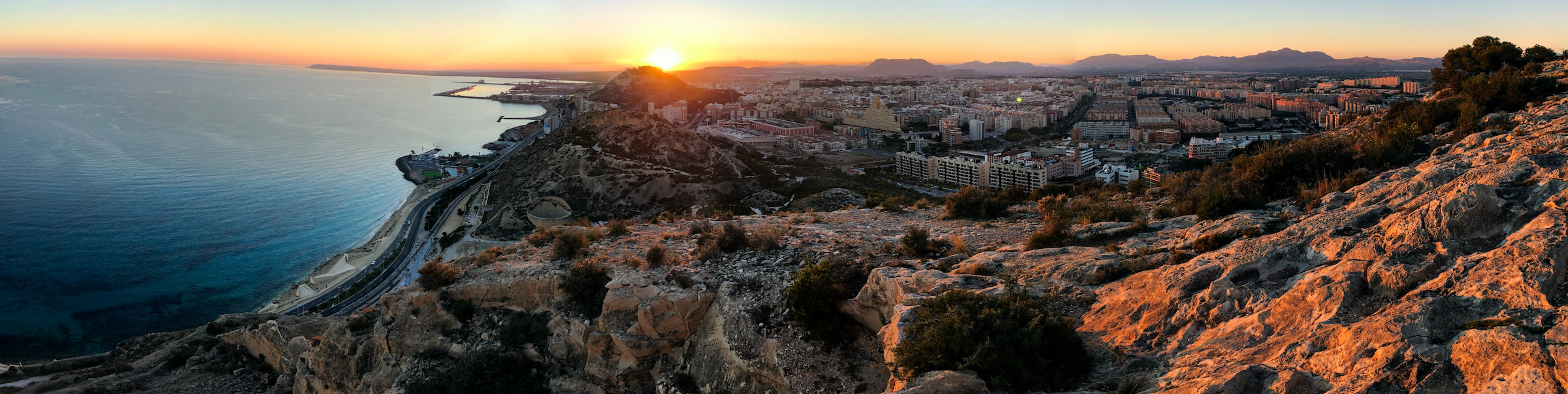 En bild över Alicante´s kust